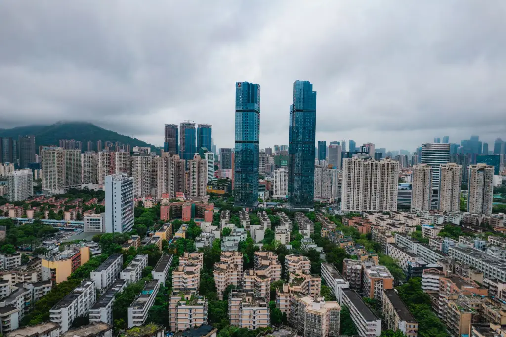 建筑工程劳务派遣与劳务分包模式对比及适用场景分析